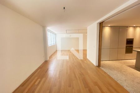Apartamento para alugar com 3 quartos, 250m² em Jardim Europa, São Paulo