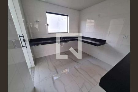 Casa à venda com 3 quartos, 130m² em Floramar, Belo Horizonte