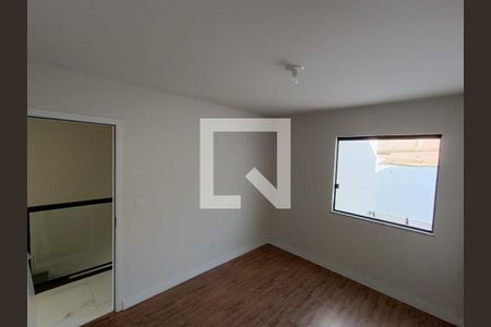 Casa à venda com 3 quartos, 130m² em Floramar, Belo Horizonte