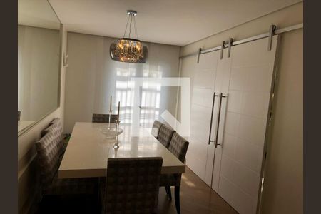 Casa à venda com 3 quartos, 250m² em Vila Nivi, São Paulo