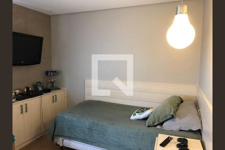 Casa à venda com 3 quartos, 250m² em Vila Nivi, São Paulo
