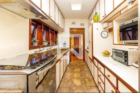 Casa à venda com 5 quartos, 208m² em Vila Madalena, São Paulo