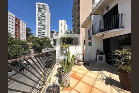 Varanda de casa para alugar com 4 quartos, 210m² em Lapa, São Paulo