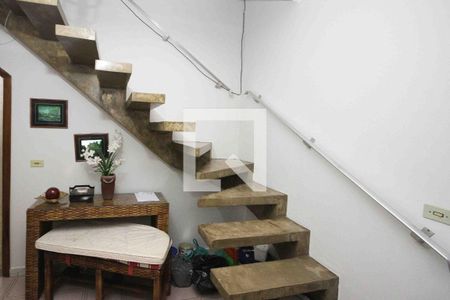 Escada de casa para alugar com 3 quartos, 135m² em Chácara Belenzinho, São Paulo
