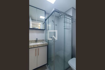 Banheiro  de kitnet/studio para alugar com 1 quarto, 36m² em Prado Velho, Curitiba
