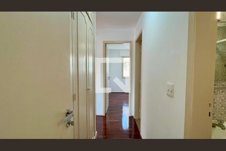 Corredor de apartamento para alugar com 3 quartos, 96m² em Sumarezinho, São Paulo