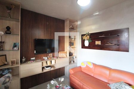 Sala de casa à venda com 2 quartos, 233m² em Serrano, Belo Horizonte