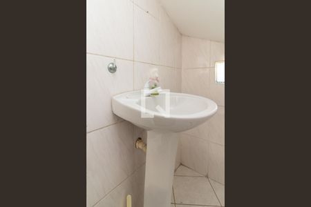 Lavabo de casa de condomínio para alugar com 2 quartos, 80m² em Vila Ré, São Paulo