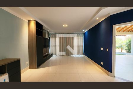 Sala de casa de condomínio para alugar com 3 quartos, 254m² em Parque Residencial Eloy Chaves, Jundiaí