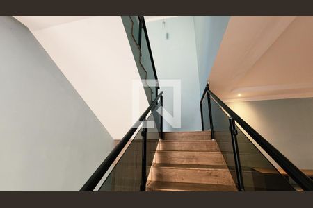 Escada de casa de condomínio para alugar com 3 quartos, 254m² em Parque Residencial Eloy Chaves, Jundiaí