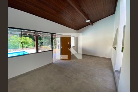 Hall de Entrada  de casa de condomínio para alugar com 5 quartos, 330m² em Anil, Rio de Janeiro
