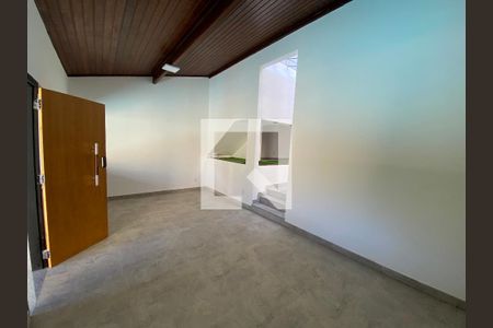 Hall de Entrada  de casa de condomínio para alugar com 5 quartos, 330m² em Anil, Rio de Janeiro