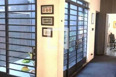 Casa à venda com 8 quartos, 250m² em Vila Madalena, São Paulo
