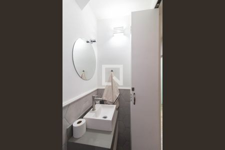 Lavabo de casa de condomínio para alugar com 2 quartos, 65m² em Parada Xv de Novembro, São Paulo