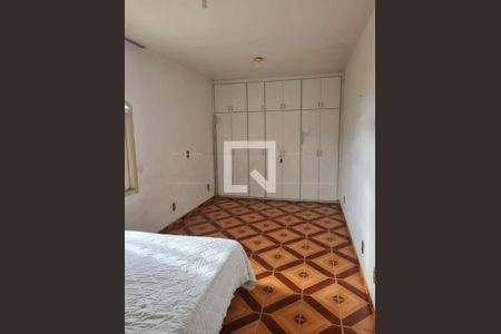 Casa à venda com 3 quartos, 230m² em Jardim Teresa, São Paulo