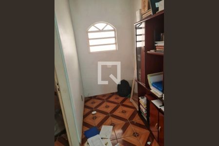 Casa à venda com 3 quartos, 230m² em Jardim Teresa, São Paulo