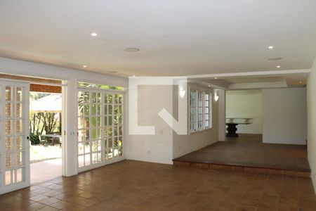 Sala de casa de condomínio para alugar com 5 quartos, 456m² em Granja Viana, Cotia
