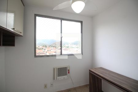 Quarto 1 de apartamento para alugar com 3 quartos, 60m² em Taquara, Rio de Janeiro