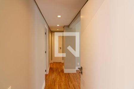 Corredor de apartamento à venda com 3 quartos, 200m² em Indianópolis, São Paulo