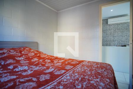 Quarto 1 de apartamento para alugar com 2 quartos, 34m² em Rubem Berta, Porto Alegre