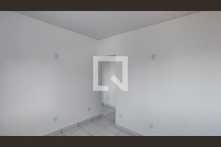 Quarto 2 de casa para alugar com 2 quartos, 50m² em Jardim Robru, São Paulo