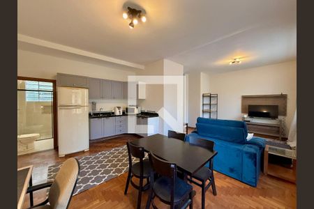 Sala  de apartamento para alugar com 1 quarto, 70m² em Campo Belo, São Paulo