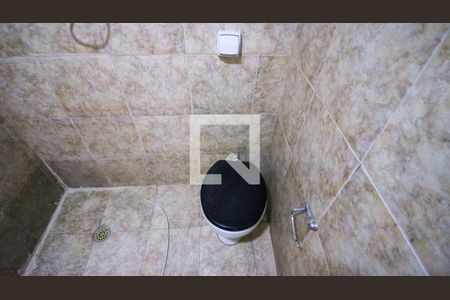 Banheiro de casa para alugar com 1 quarto, 70m² em Jardim Santa Teresinha, São Paulo