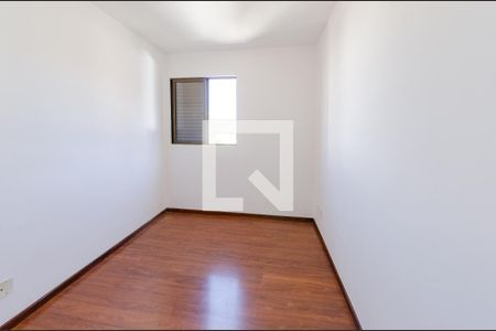 Quarto de apartamento para alugar com 2 quartos, 70m² em Buritis, Belo Horizonte