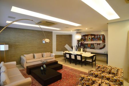 Sala 1 de casa de condomínio para alugar com 5 quartos, 1370m² em Barra da Tijuca, Rio de Janeiro