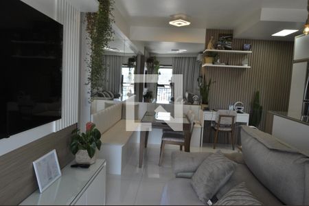 Sala de apartamento à venda com 3 quartos, 68m² em Del Castilho, Rio de Janeiro