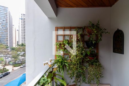 Varanda de apartamento à venda com 3 quartos, 67m² em Moema, São Paulo