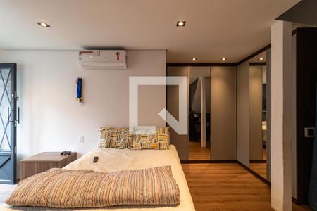 Suíte 1 de casa para alugar com 2 quartos, 250m² em Vila Romana, São Paulo