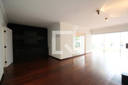 Sala 1 de casa para alugar com 3 quartos, 585m² em Jardim Leonor, São Paulo