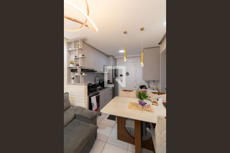 Sala/Cozinha de apartamento à venda com 2 quartos, 32m² em Vila Carmosina, São Paulo