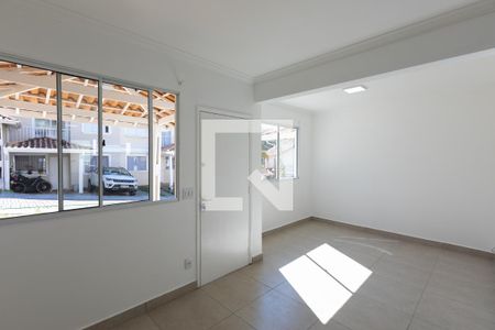 Sala de casa de condomínio para alugar com 3 quartos, 112m² em Bairro das Palmeiras, Campinas