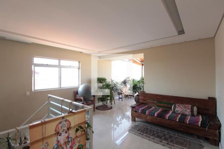 Sala 2 de apartamento para alugar com 3 quartos, 200m² em Ouro Preto, Belo Horizonte