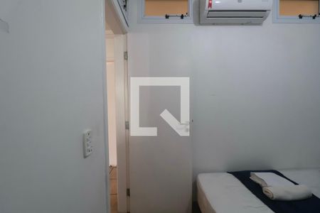 Quarto 1 de apartamento para alugar com 3 quartos, 65m² em Jardim Las Palmas, Guarujá