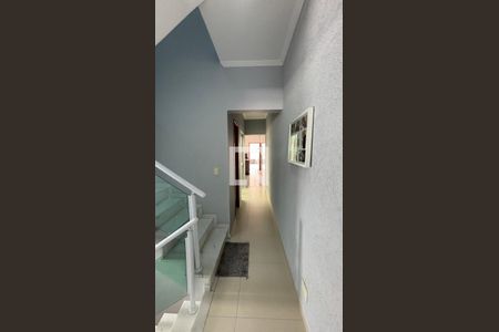 Corredor de casa à venda com 3 quartos, 134m² em Vila Pires, Santo André