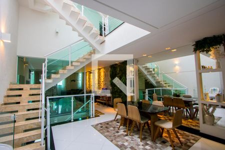 Sala de casa à venda com 3 quartos, 248m² em Vila Lilica, Santo André