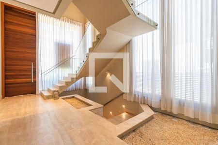 Sala de casa de condomínio à venda com 4 quartos, 574m² em Centro Comercial Jubran, Barueri