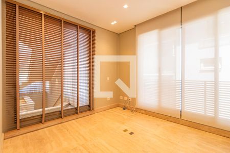 Escritório de casa de condomínio à venda com 4 quartos, 574m² em Centro Comercial Jubran, Barueri