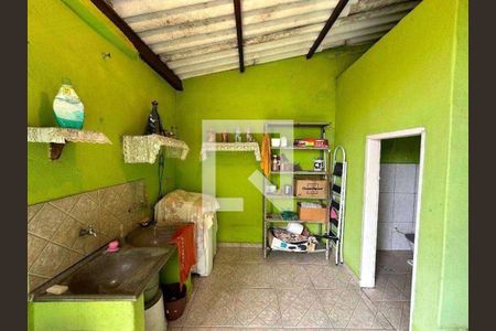 Casa à venda com 3 quartos, 100m² em Vila Mangalot, São Paulo