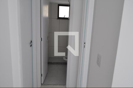 Corredor de apartamento à venda com 2 quartos, 43m² em Todos Os Santos, Rio de Janeiro
