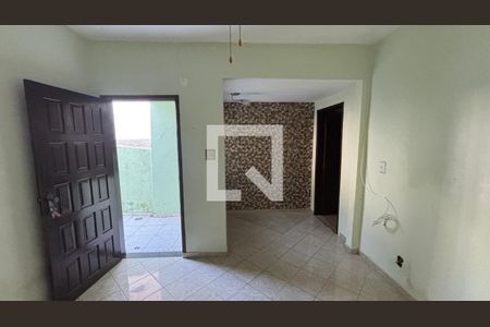 Sala de casa para alugar com 2 quartos, 98m² em Vila Pires, Santo André