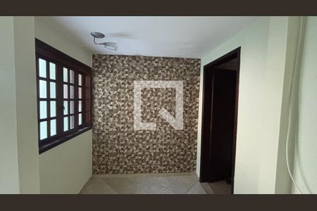 Sala de casa para alugar com 2 quartos, 98m² em Vila Pires, Santo André