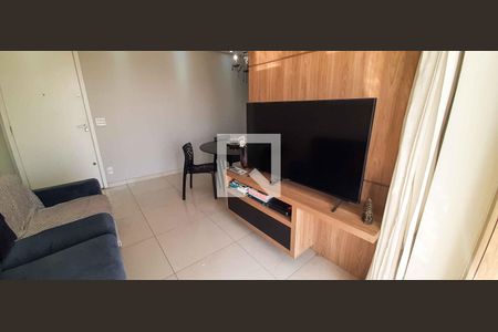 Sala de apartamento à venda com 2 quartos, 52m² em Quitaúna, Osasco