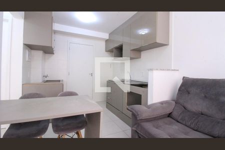 Sala/Cozinha de apartamento para alugar com 2 quartos, 33m² em Vila Ema, São Paulo