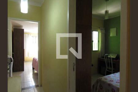 Corredor de casa para alugar com 3 quartos, 180m² em Bussocaba , Osasco