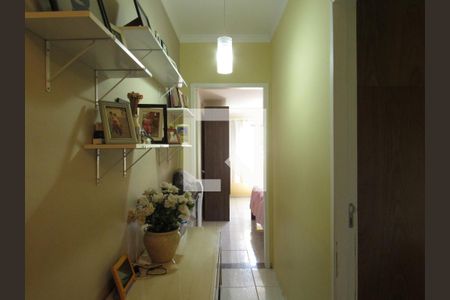 Corredor de casa para alugar com 3 quartos, 180m² em Bussocaba , Osasco