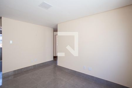 Sala de apartamento para alugar com 3 quartos, 160m² em Planalto, Belo Horizonte